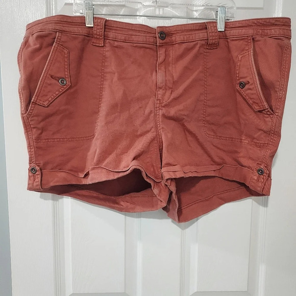 Torrid Marsala Red/Brown 3.5 Inch Military Stretch Twill Mid-Rise Short Size 24 - Picture 2 of 15